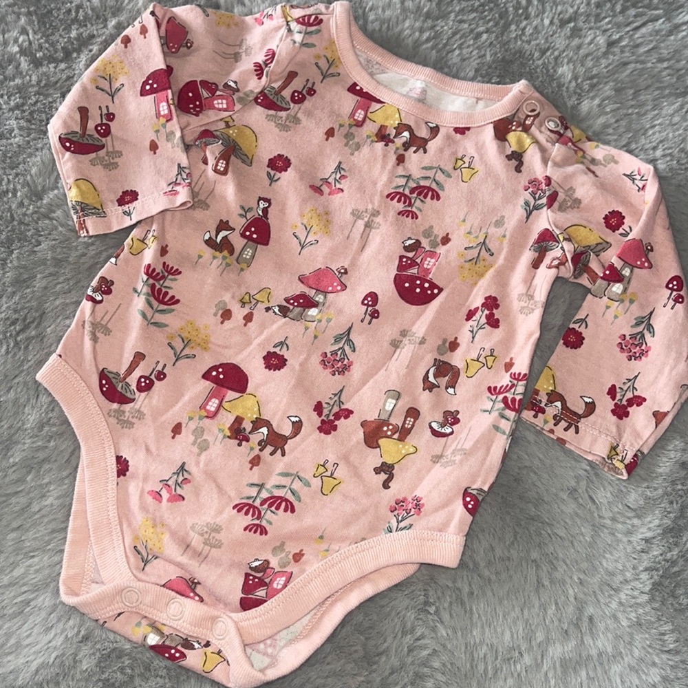 🌈 Garanimals Baby Girl Bodysuit Sz 3/6M Fox  Mushroom Owl Print